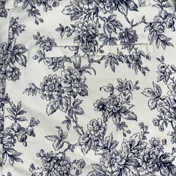 Mario Serrani Cropped Pants White Navy Floral Skinny Lightweight Womens Size 4 - Picture 9 of 10